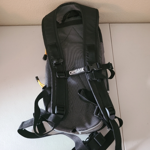 camelbak M.U.L.E. hydration backpack black backpack (no bladder) - Picture 2 of 4